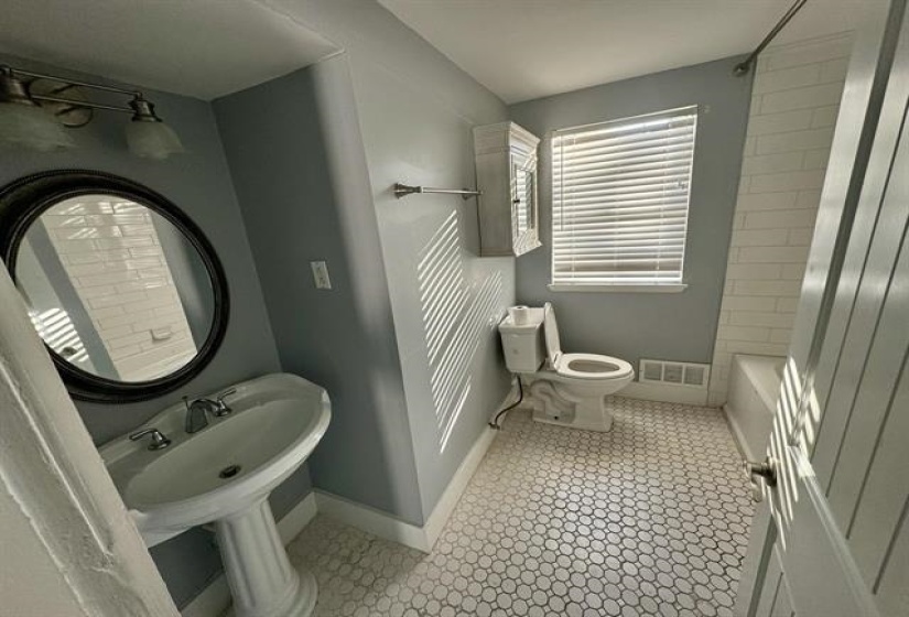 690 MCCONNELL ST, Memphis, Tennessee 38112, 3 Bedrooms Bedrooms, 6 Rooms Rooms,3 BathroomsBathrooms,Rental Properties,For Sale,MCCONNELL,10221624