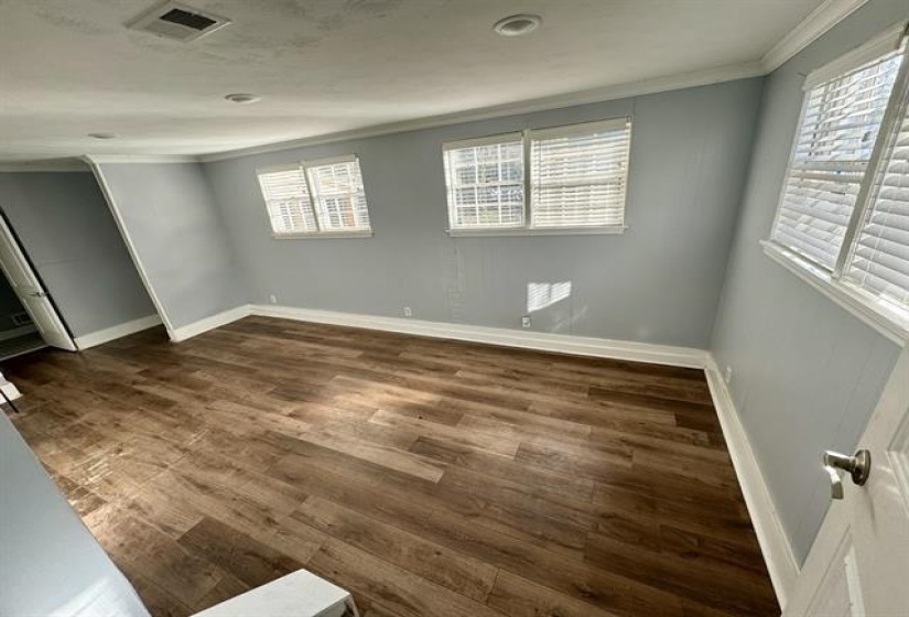 690 MCCONNELL ST, Memphis, Tennessee 38112, 3 Bedrooms Bedrooms, 6 Rooms Rooms,3 BathroomsBathrooms,Rental Properties,For Sale,MCCONNELL,10221624