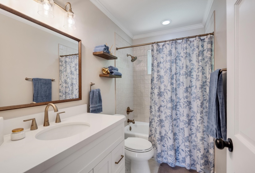 2375 MASSEY RD, Memphis, Tennessee 38119, 4 Bedroom Bedrooms, 10 Room Rooms,2.1 BathroomBathrooms,Residential,For Sale,MASSEY,0,10221493