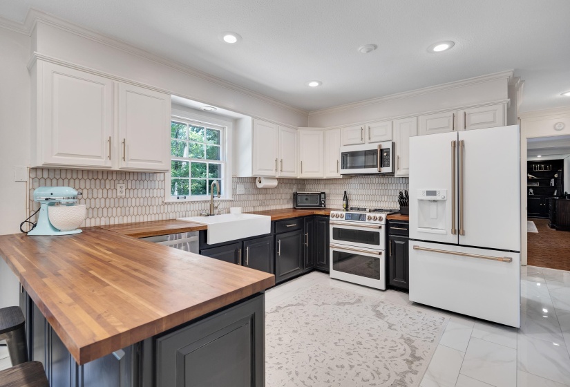 2375 MASSEY RD, Memphis, Tennessee 38119, 4 Bedroom Bedrooms, 10 Room Rooms,2.1 BathroomBathrooms,Residential,For Sale,MASSEY,0,10221493