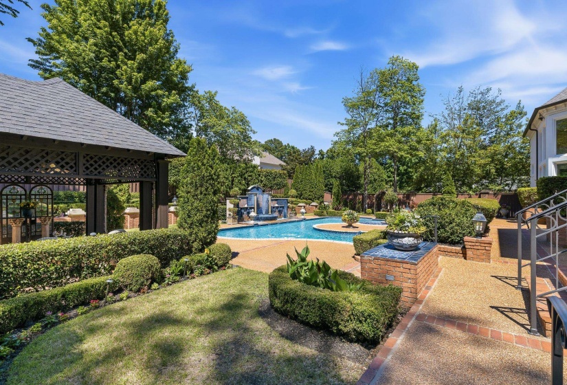 5870 GARDEN REACH CV, Memphis, Tennessee 38120, 4 Bedroom Bedrooms, 10 Room Rooms,5.1 BathroomBathrooms,Residential,For Sale,GARDEN REACH,0,10221571