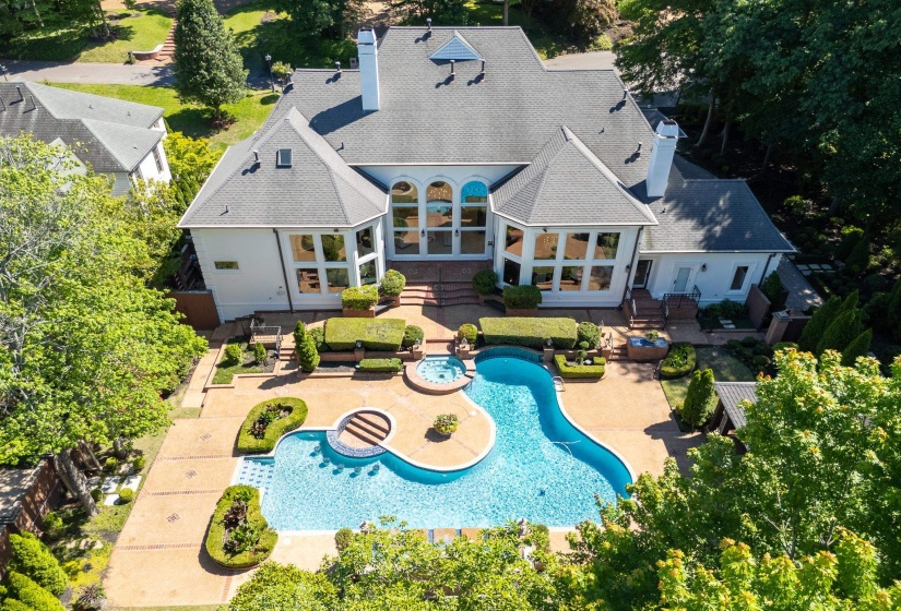 5870 GARDEN REACH CV, Memphis, Tennessee 38120, 4 Bedroom Bedrooms, 10 Room Rooms,5.1 BathroomBathrooms,Residential,For Sale,GARDEN REACH,0,10221571