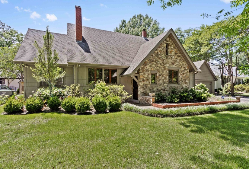 753 CYPRESS DR, Memphis, Tennessee 38112, 4 Bedrooms Bedrooms, 9 Rooms Rooms,2.1 BathroomsBathrooms,Residential,For Sale,CYPRESS,10221573