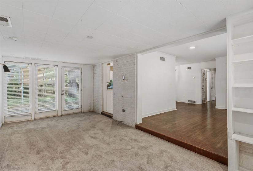 5047 EDENSHIRE AVE, Memphis, Tennessee 38117, 3 Bedrooms Bedrooms, 7 Rooms Rooms,1 BathroomBathrooms,Residential,For Sale,EDENSHIRE,10221580