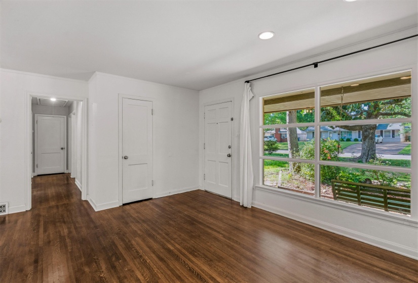 5047 EDENSHIRE AVE, Memphis, Tennessee 38117, 3 Bedrooms Bedrooms, 7 Rooms Rooms,1 BathroomBathrooms,Residential,For Sale,EDENSHIRE,10221580