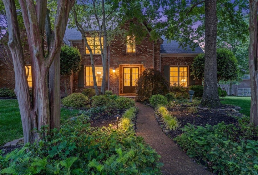 3147 SADDLEGAIT CV, Germantown, Tennessee 38138, 5 Bedrooms Bedrooms, 12 Rooms Rooms,3.1 BathroomsBathrooms,Residential,For Sale,SADDLEGAIT,10221583