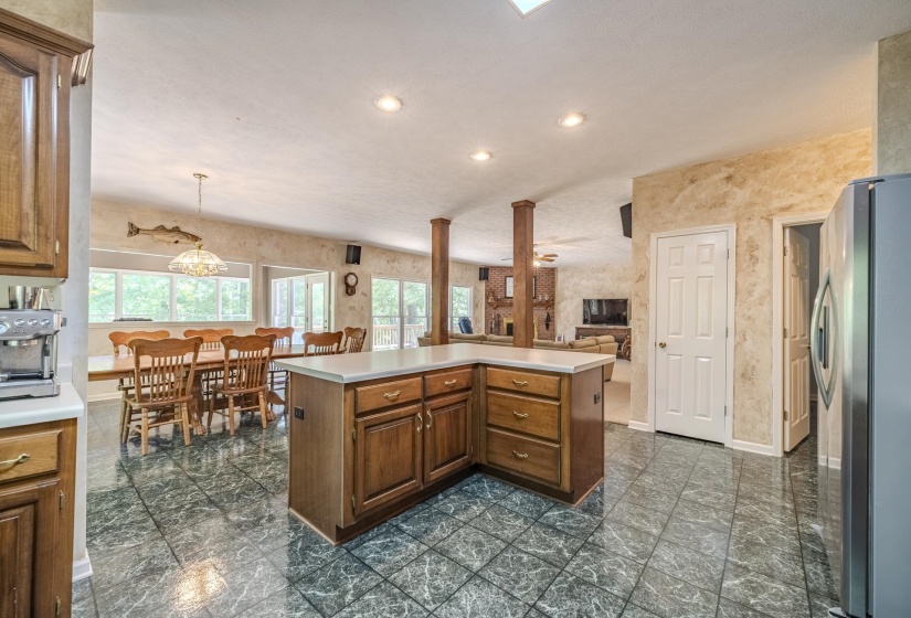 535 OLD SOUTH RD, Counce, Tennessee 38326-4217, 3 Bedrooms Bedrooms, 10 Rooms Rooms,2 BathroomsBathrooms,Residential,For Sale,OLD SOUTH,10221588
