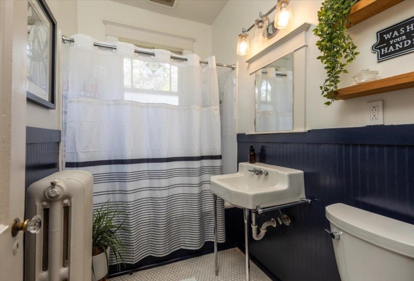 2251 EVELYN AVE, Memphis, Tennessee 38104, 3 Bedrooms Bedrooms, 6 Rooms Rooms,1 BathroomBathrooms,Residential,For Sale,EVELYN,10221598