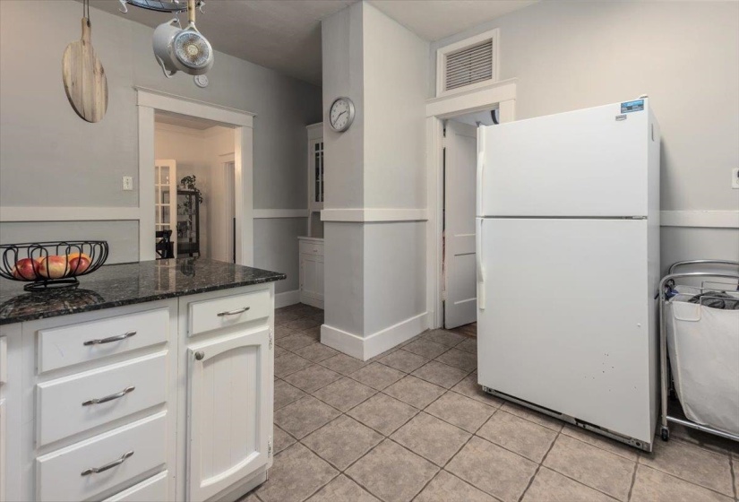 2251 EVELYN AVE, Memphis, Tennessee 38104, 3 Bedrooms Bedrooms, 6 Rooms Rooms,1 BathroomBathrooms,Residential,For Sale,EVELYN,10221598