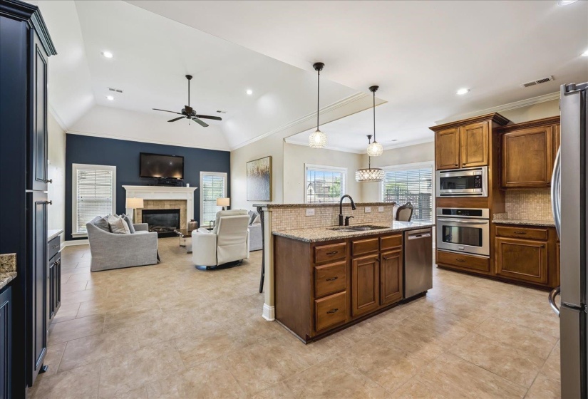 9267 CIELO DR, Germantown, Tennessee 38138, 4 Bedrooms Bedrooms, 9 Rooms Rooms,3.1 BathroomsBathrooms,Residential,For Sale,CIELO,10221613