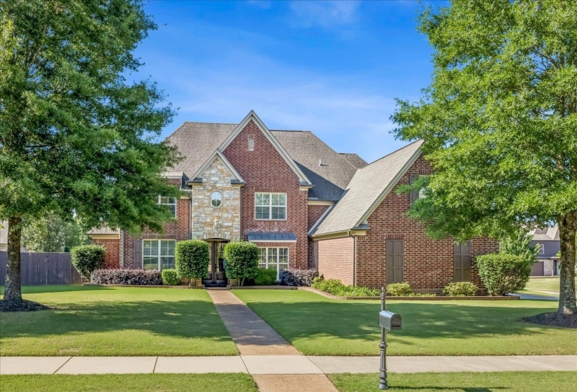 9267 CIELO DR, Germantown, Tennessee 38138, 4 Bedrooms Bedrooms, 9 Rooms Rooms,3.1 BathroomsBathrooms,Residential,For Sale,CIELO,10221613