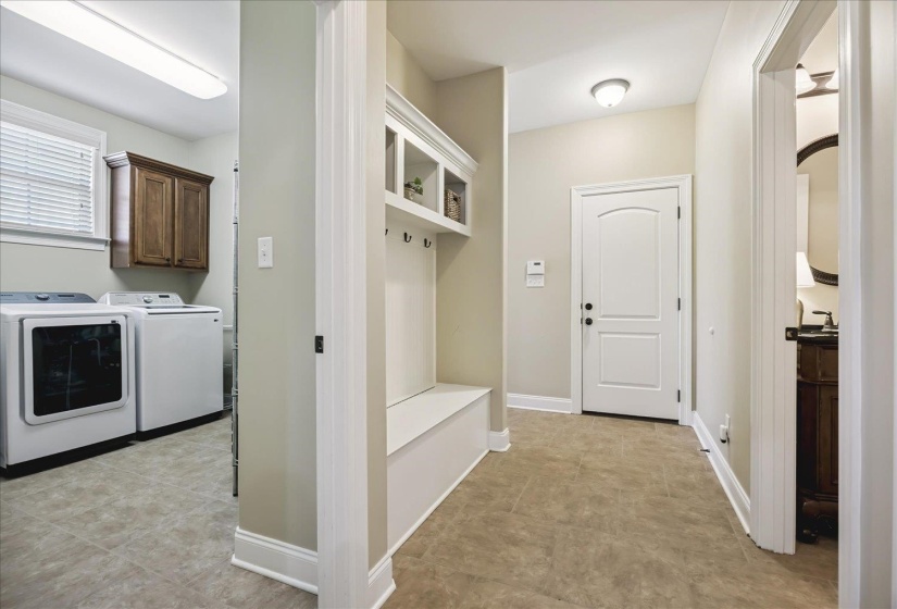 9267 CIELO DR, Germantown, Tennessee 38138, 4 Bedrooms Bedrooms, 9 Rooms Rooms,3.1 BathroomsBathrooms,Residential,For Sale,CIELO,10221613