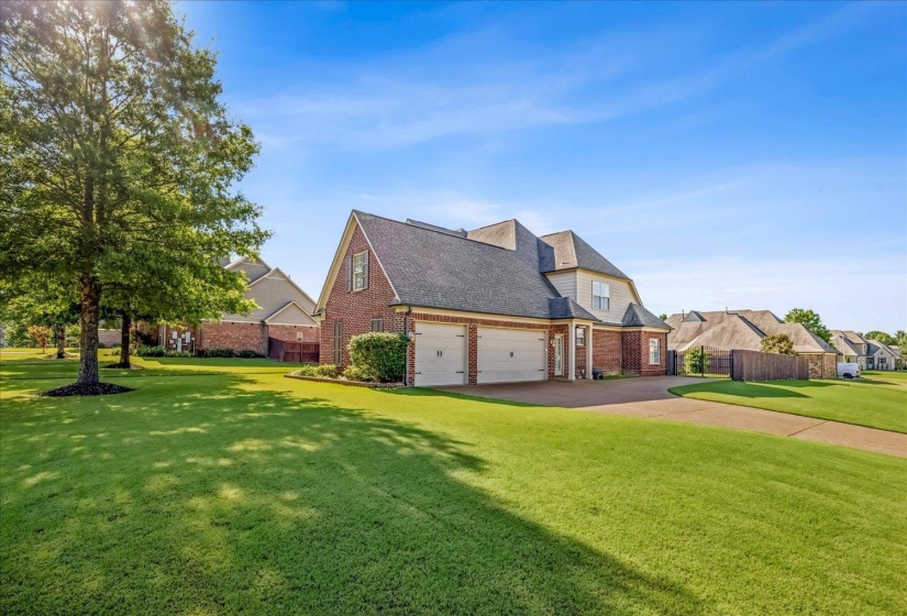 9267 CIELO DR, Germantown, Tennessee 38138, 4 Bedrooms Bedrooms, 9 Rooms Rooms,3.1 BathroomsBathrooms,Residential,For Sale,CIELO,10221613