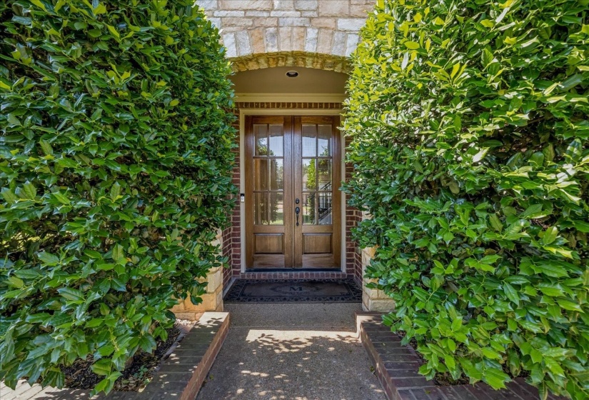 9267 CIELO DR, Germantown, Tennessee 38138, 4 Bedrooms Bedrooms, 9 Rooms Rooms,3.1 BathroomsBathrooms,Residential,For Sale,CIELO,10221613