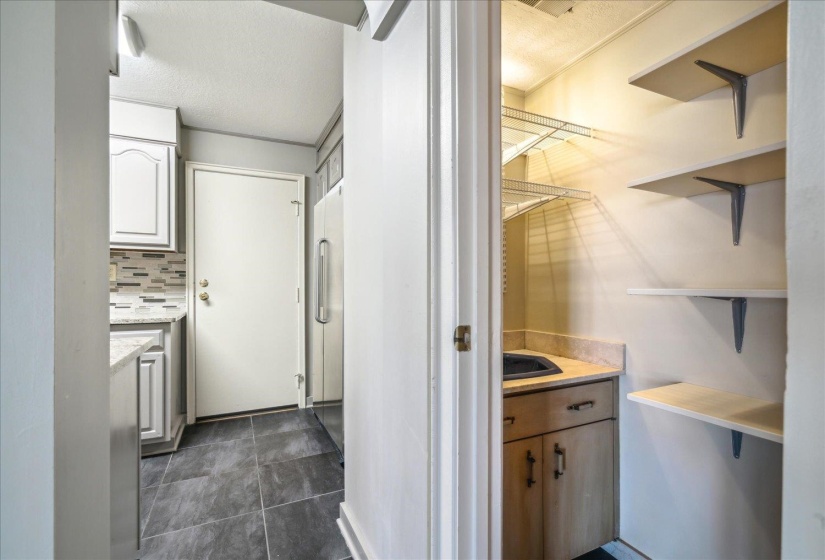 232 HIGHLAND ST, Memphis, Tennessee 38111, 3 Bedrooms Bedrooms, 7 Rooms Rooms,3 BathroomsBathrooms,Residential,For Sale,HIGHLAND,10221622