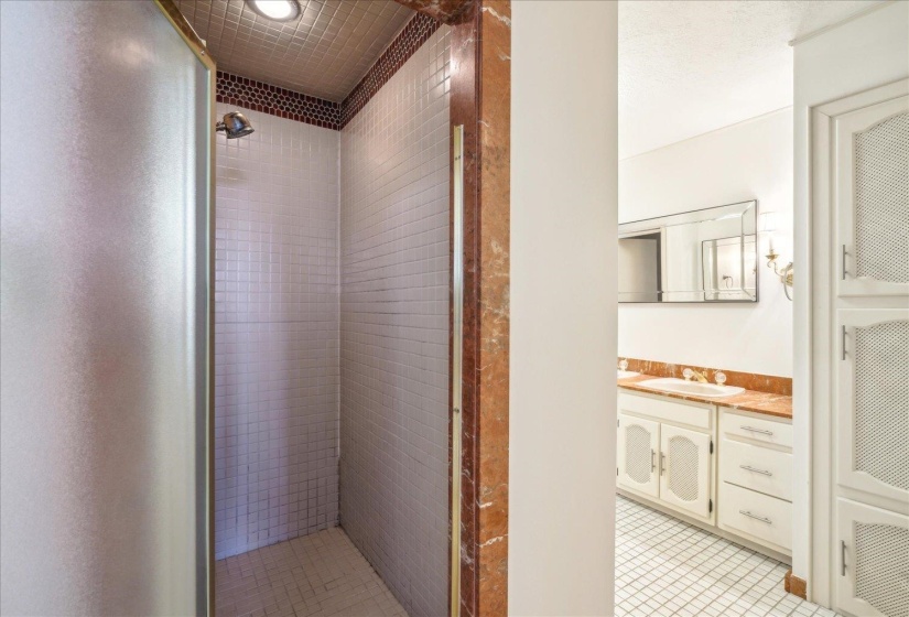 232 HIGHLAND ST, Memphis, Tennessee 38111, 3 Bedrooms Bedrooms, 7 Rooms Rooms,3 BathroomsBathrooms,Residential,For Sale,HIGHLAND,10221622
