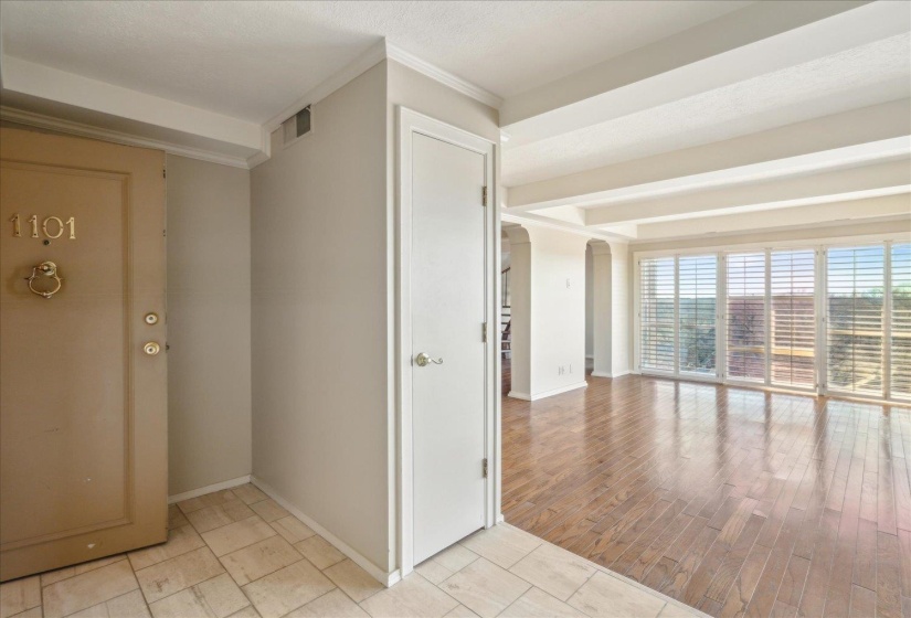 232 HIGHLAND ST, Memphis, Tennessee 38111, 3 Bedrooms Bedrooms, 7 Rooms Rooms,3 BathroomsBathrooms,Residential,For Sale,HIGHLAND,10221622
