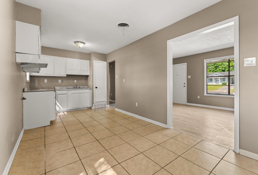 3759 MCCAIN RD, Memphis, Tennessee 38109, 3 Bedrooms Bedrooms, 6 Rooms Rooms,1 BathroomBathrooms,Residential,For Sale,MCCAIN,10221630