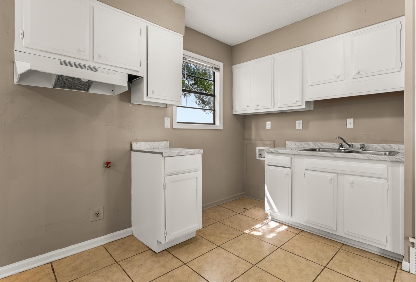 3759 MCCAIN RD, Memphis, Tennessee 38109, 3 Bedrooms Bedrooms, 6 Rooms Rooms,1 BathroomBathrooms,Residential,For Sale,MCCAIN,10221630