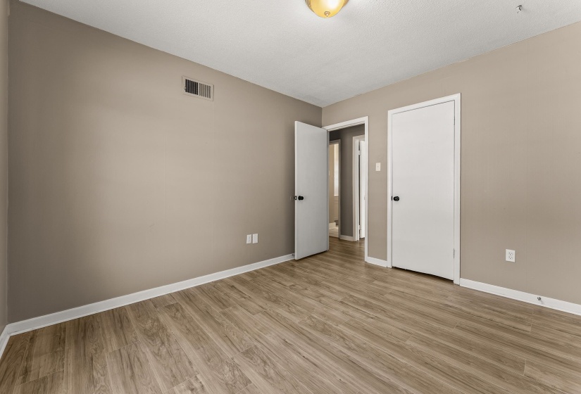 3759 MCCAIN RD, Memphis, Tennessee 38109, 3 Bedrooms Bedrooms, 6 Rooms Rooms,1 BathroomBathrooms,Residential,For Sale,MCCAIN,10221630