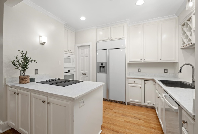 752 ISLAND DR, Memphis, Tennessee 38103, 3 Bedrooms Bedrooms, 6 Rooms Rooms,2.1 BathroomsBathrooms,Rental Properties,For Sale,ISLAND,10221675