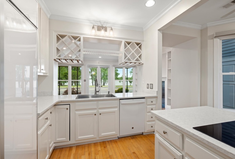 752 ISLAND DR, Memphis, Tennessee 38103, 3 Bedrooms Bedrooms, 6 Rooms Rooms,2.1 BathroomsBathrooms,Rental Properties,For Sale,ISLAND,10221675