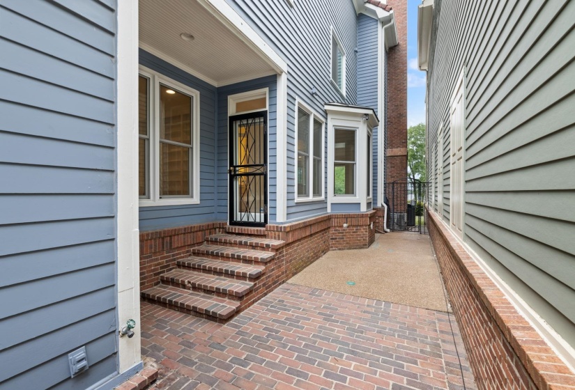 752 ISLAND DR, Memphis, Tennessee 38103, 3 Bedrooms Bedrooms, 6 Rooms Rooms,2.1 BathroomsBathrooms,Rental Properties,For Sale,ISLAND,10221675