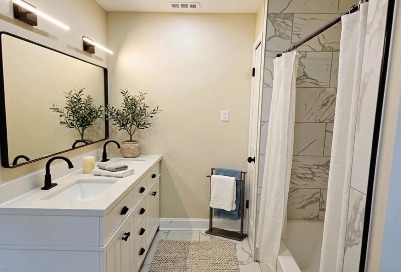 Stage primary bathroom