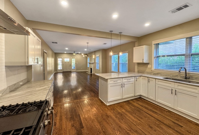 186 LEMASTER ST, Memphis, Tennessee 38104, 3 Bedroom Bedrooms, 6 Room Rooms,2 BathroomBathrooms,Residential,For Sale,LEMASTER,0,10221645