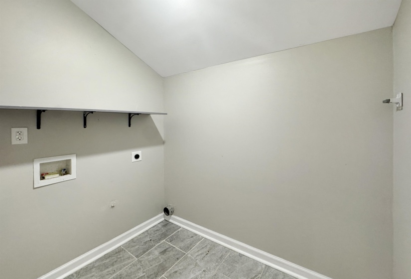 186 LEMASTER ST, Memphis, Tennessee 38104, 3 Bedroom Bedrooms, 6 Room Rooms,2 BathroomBathrooms,Residential,For Sale,LEMASTER,0,10221645