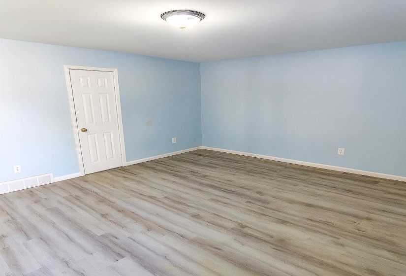 1167 FIBER RD, Memphis, Tennessee 38109, 4 Bedroom Bedrooms, 8 Room Rooms,2 BathroomBathrooms,Residential,For Sale,FIBER,0,10221653