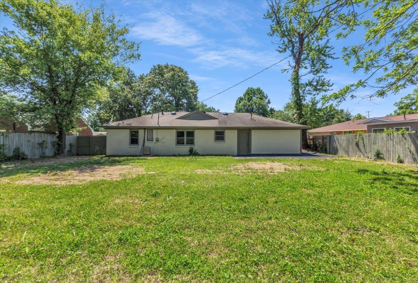 1712 OAKWOOD DR, Memphis, Tennessee 38108, 3 Bedrooms Bedrooms, 7 Rooms Rooms,2 BathroomsBathrooms,Residential,For Sale,OAKWOOD,10221655