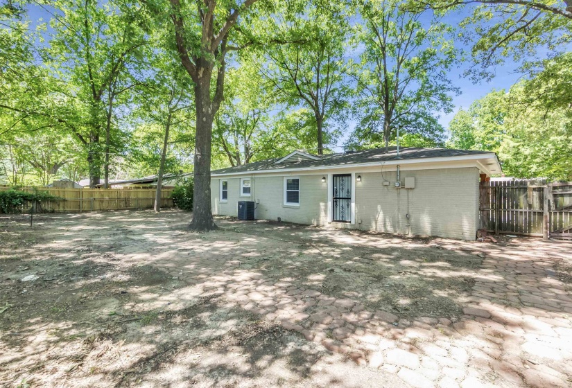 1442 WALTON RD, Memphis, Tennessee 38117, 3 Bedroom Bedrooms, 5 Room Rooms,1.1 BathroomBathrooms,Residential,For Sale,WALTON,0,10221656