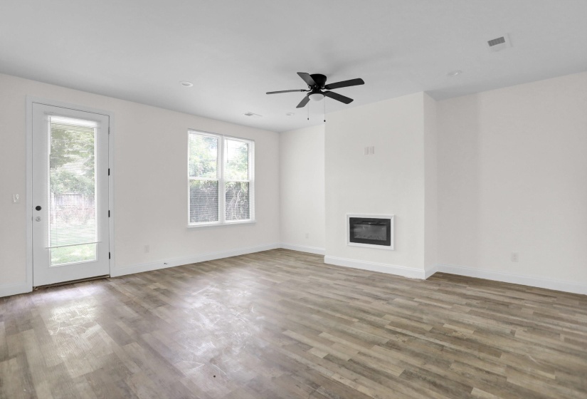 1488 LYNDALE AVE, Memphis, Tennessee 38107, 3 Bedrooms Bedrooms, 5 Rooms Rooms,2 BathroomsBathrooms,Residential,For Sale,LYNDALE,10221670