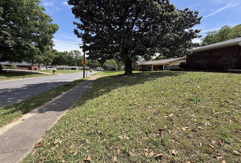 3831 HERMITAGE DR, Memphis, Tennessee 38116, 3 Bedrooms Bedrooms, 5 Rooms Rooms,2 BathroomsBathrooms,Residential,For Sale,HERMITAGE,10221671