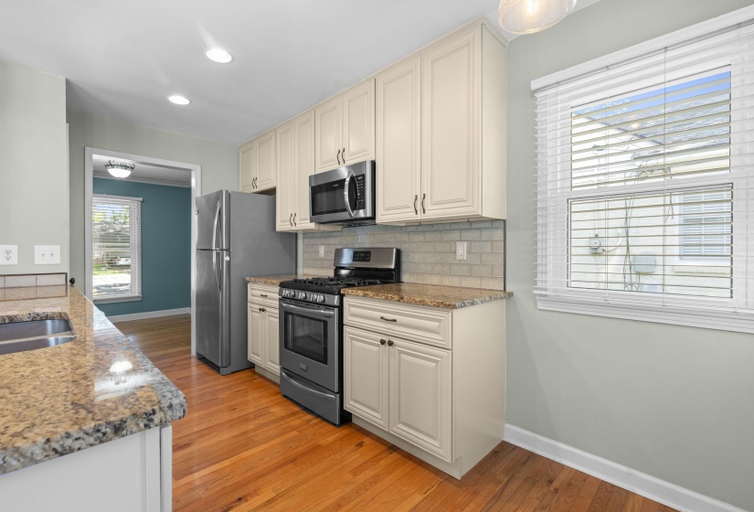 1582 WILLEY ST, Memphis, Tennessee 38119, 3 Bedrooms Bedrooms, 7 Rooms Rooms,2 BathroomsBathrooms,Residential,For Sale,WILLEY,10221672