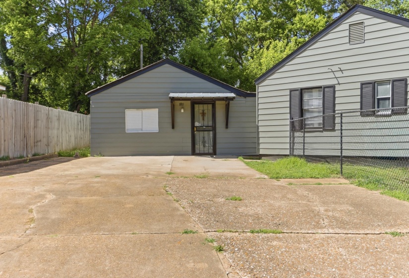 1811 WELLS STATION RD, Memphis, Tennessee 38108, 4 Bedrooms Bedrooms, 8 Rooms Rooms,2 BathroomsBathrooms,Residential,For Sale,WELLS STATION,10221676