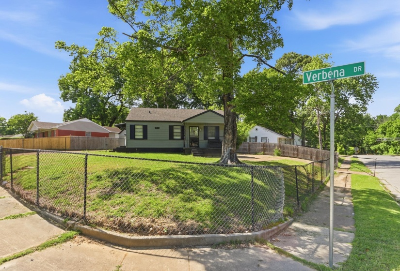 1811 WELLS STATION RD, Memphis, Tennessee 38108, 4 Bedrooms Bedrooms, 8 Rooms Rooms,2 BathroomsBathrooms,Residential,For Sale,WELLS STATION,10221676
