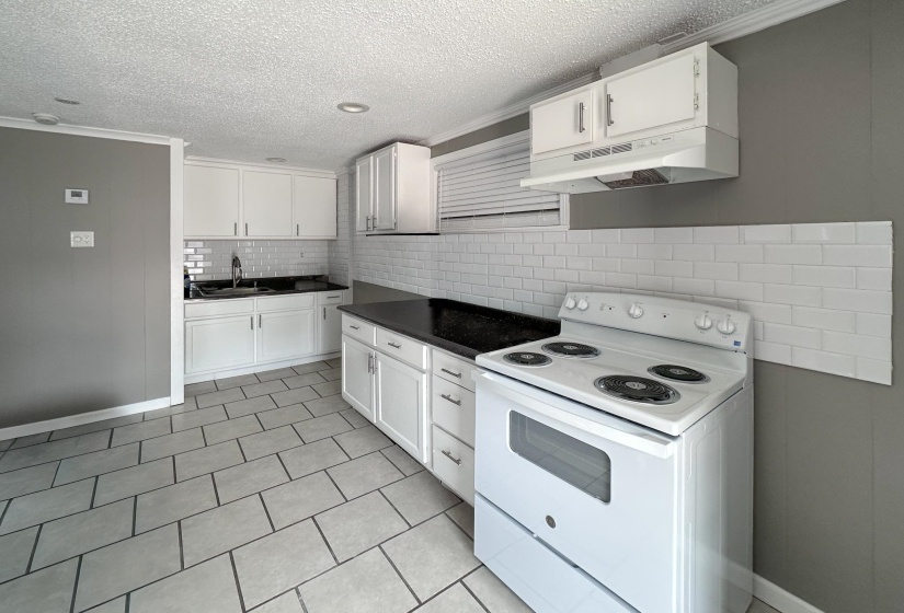 1811 WELLS STATION RD, Memphis, Tennessee 38108, 4 Bedrooms Bedrooms, 8 Rooms Rooms,2 BathroomsBathrooms,Residential,For Sale,WELLS STATION,10221676