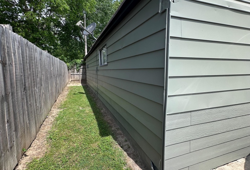 1811 WELLS STATION RD, Memphis, Tennessee 38108, 4 Bedrooms Bedrooms, 8 Rooms Rooms,2 BathroomsBathrooms,Residential,For Sale,WELLS STATION,10221676