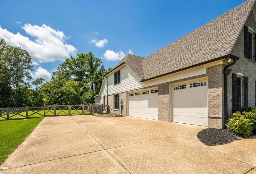 680 GLENSHEE DR, Rossville, Tennessee 38066, 4 Bedrooms Bedrooms, 9 Rooms Rooms,3 BathroomsBathrooms,Residential,For Sale,GLENSHEE,10221678