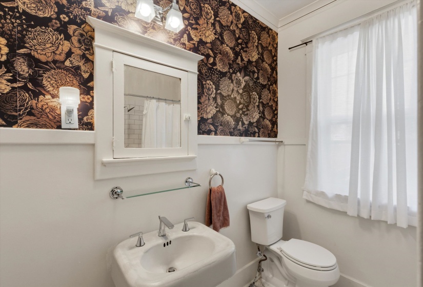 2164 COWDEN AVE, Memphis, Tennessee 38104, 2 Bedrooms Bedrooms, 5 Rooms Rooms,1 BathroomBathrooms,Residential,For Sale,COWDEN,10221679