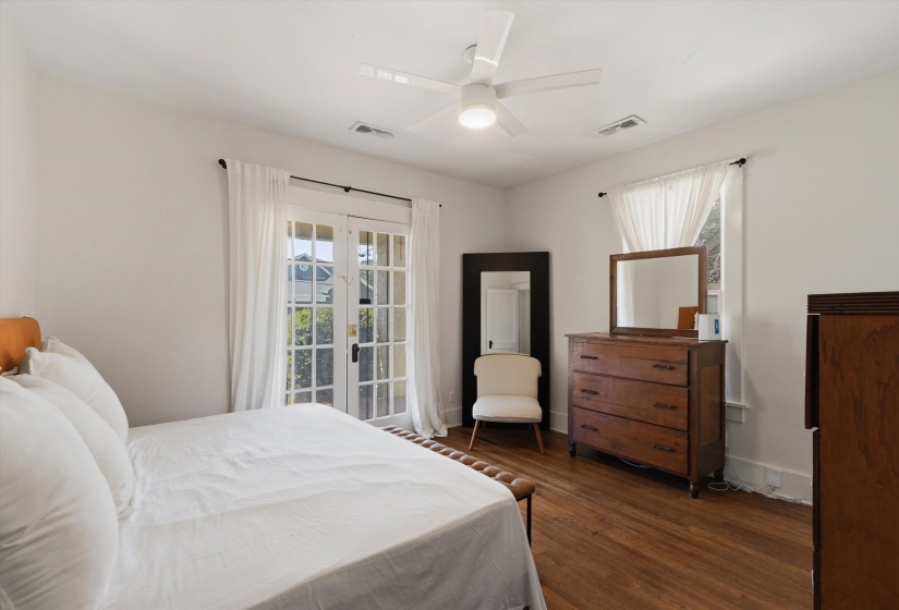 2164 COWDEN AVE, Memphis, Tennessee 38104, 2 Bedrooms Bedrooms, 5 Rooms Rooms,1 BathroomBathrooms,Residential,For Sale,COWDEN,10221679