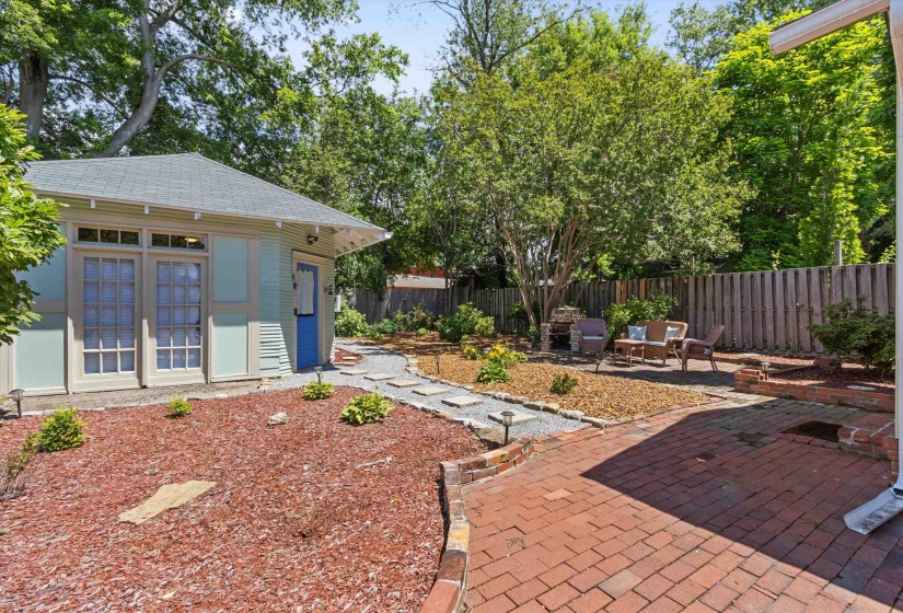 2164 COWDEN AVE, Memphis, Tennessee 38104, 2 Bedrooms Bedrooms, 5 Rooms Rooms,1 BathroomBathrooms,Residential,For Sale,COWDEN,10221679