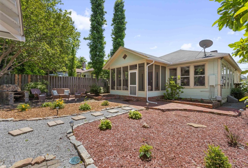 2164 COWDEN AVE, Memphis, Tennessee 38104, 2 Bedrooms Bedrooms, 5 Rooms Rooms,1 BathroomBathrooms,Residential,For Sale,COWDEN,10221679
