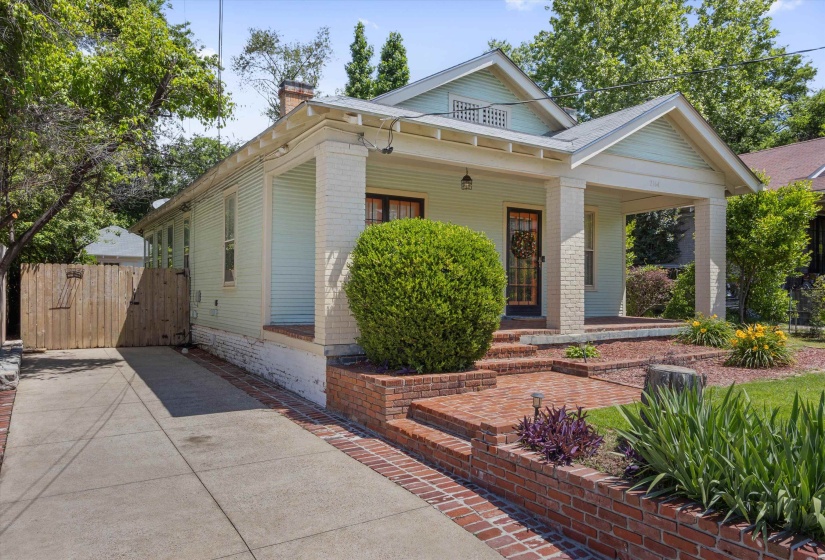 2164 COWDEN AVE, Memphis, Tennessee 38104, 2 Bedrooms Bedrooms, 5 Rooms Rooms,1 BathroomBathrooms,Residential,For Sale,COWDEN,10221679