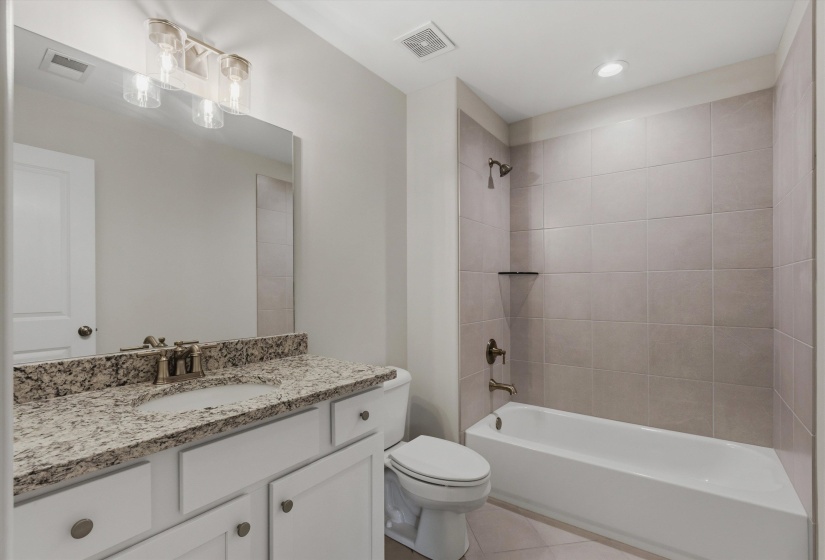 5143 LAWRENCEBURG LN, Lakeland, Tennessee 38002, 6 Bedrooms Bedrooms, 11 Rooms Rooms,4.1 BathroomsBathrooms,Residential,For Sale,LAWRENCEBURG,10221681