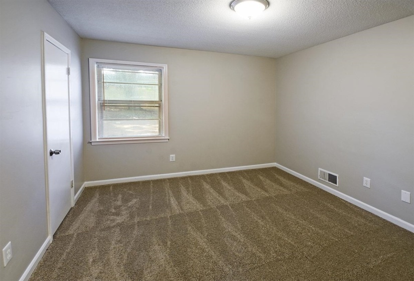 6731 STARKENBURG LN, Memphis, Tennessee 38115, 4 Bedrooms Bedrooms, 7 Rooms Rooms,2 BathroomsBathrooms,Residential,For Sale,STARKENBURG,10221700