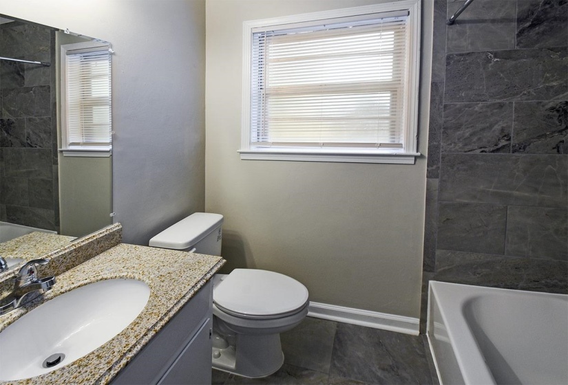6731 STARKENBURG LN, Memphis, Tennessee 38115, 4 Bedrooms Bedrooms, 7 Rooms Rooms,2 BathroomsBathrooms,Residential,For Sale,STARKENBURG,10221700