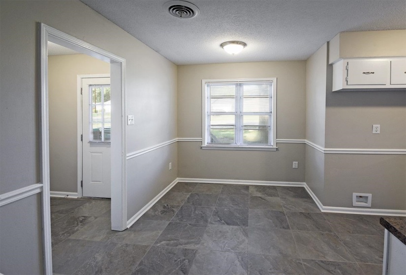 6731 STARKENBURG LN, Memphis, Tennessee 38115, 4 Bedrooms Bedrooms, 7 Rooms Rooms,2 BathroomsBathrooms,Residential,For Sale,STARKENBURG,10221700